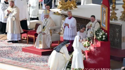 Katolická církev má sedm nových svatých, ve Vatikánu je v neděli kanonizoval papež Lev XIV.